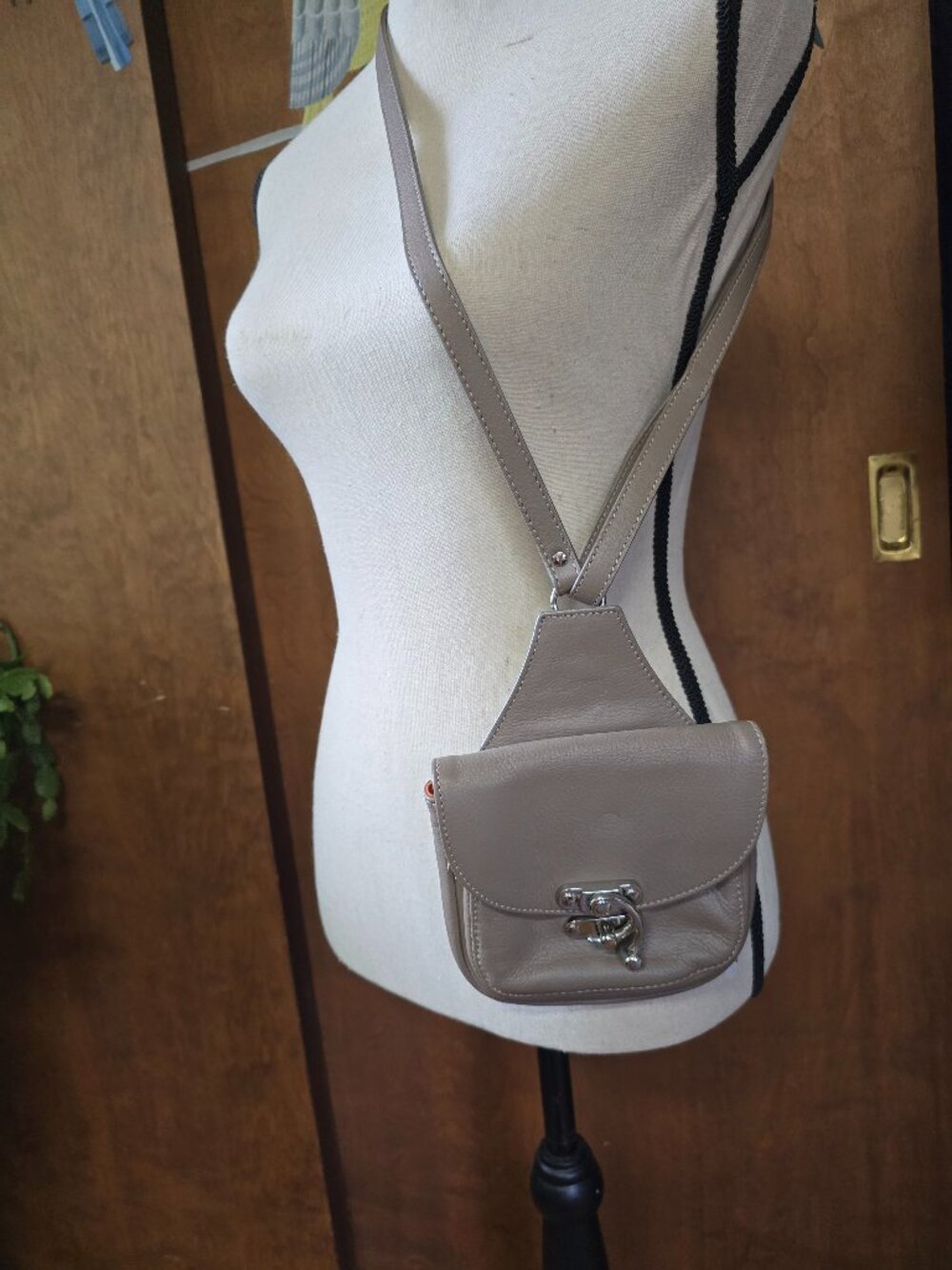 Sundance Go Anywhere Leather Mini Crossbody Pouch Bag Tan